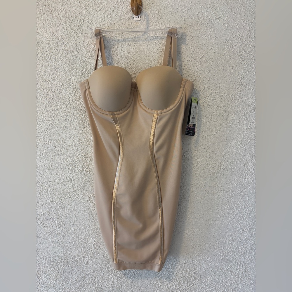 🆕 NWT Maidenform Shapewear Slip